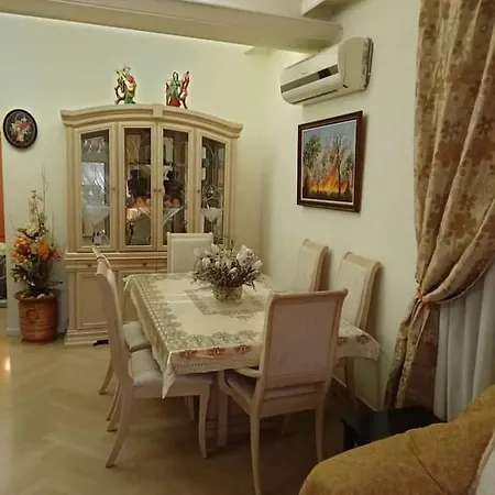 Penthouse: Panoramic Pilio View Apartment *